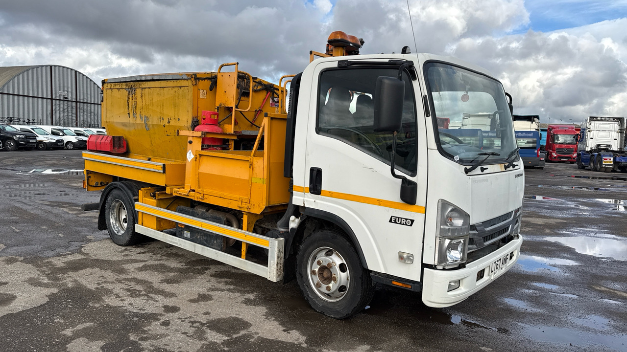 ISUZU FORWARD N75 - 沥青机:图1 ISUZU FORWARD N75 - 沥青机:图1