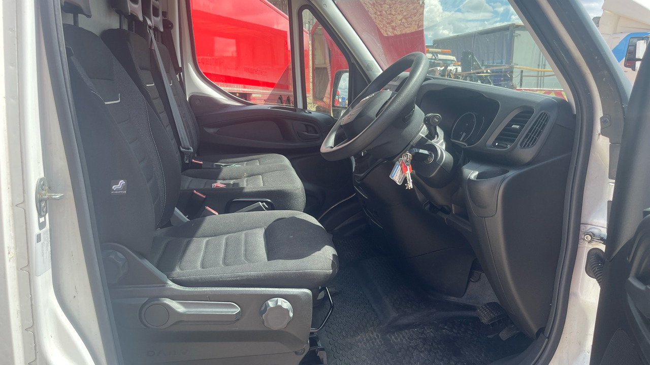 IVECO DAILY 35-140 2.3 3520 WB - 无侧窗厢式货车:图5 IVECO DAILY 35-140 2.3 3520 WB - 无侧窗厢式货车:图5