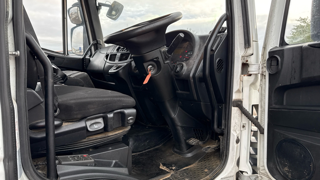 IVECO EUROCARGO 120-210 - 侧帘卡车:图5 IVECO EUROCARGO 120-210 - 侧帘卡车:图5