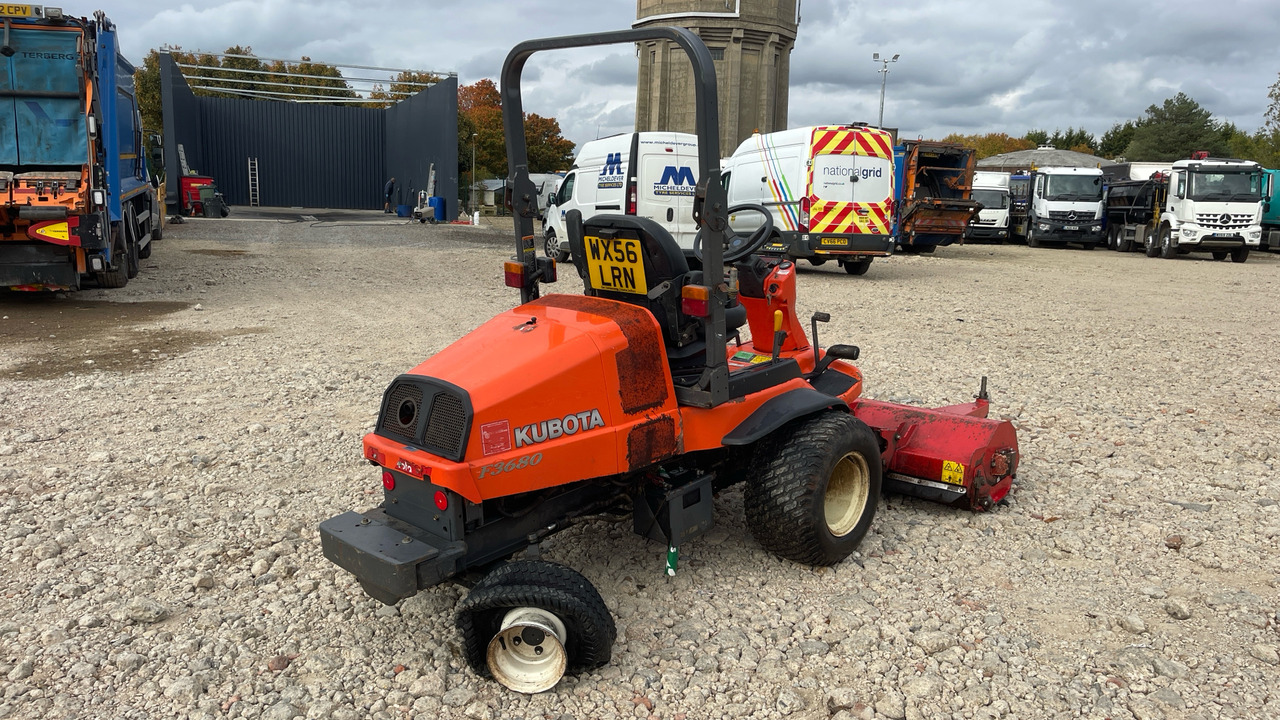 KUBOTA F3680 - 园林割草机:图4 KUBOTA F3680 - 园林割草机:图4