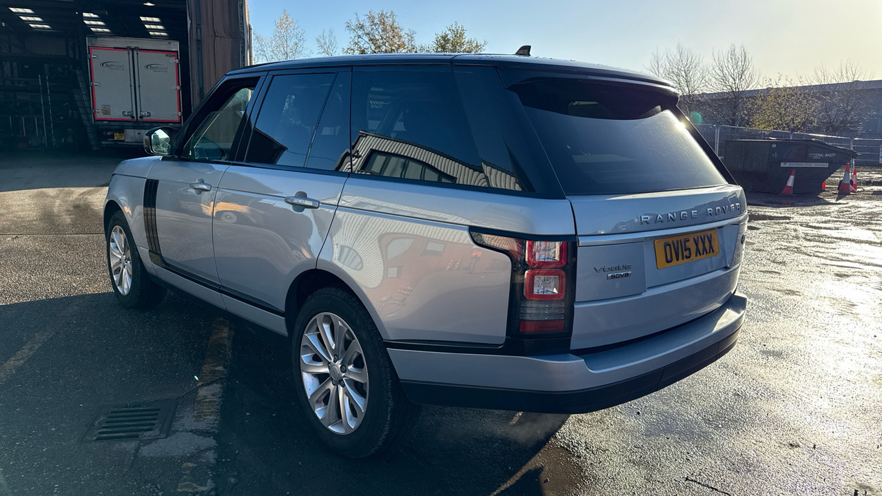 Land Rover Range Rover 4.4 SD V8 Vogue - 旅行车:图3 Land Rover Range Rover 4.4 SD V8 Vogue - 旅行车:图3