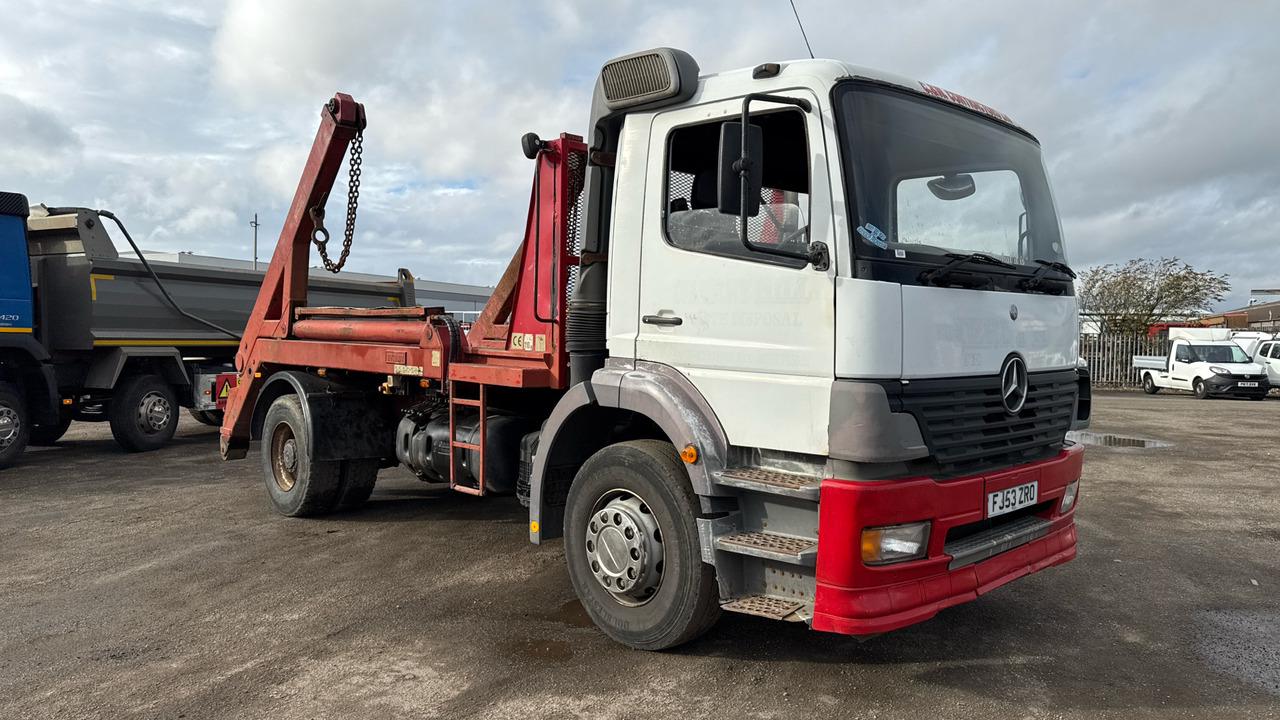 MERCEDES ATEGO 1823 - 箕斗装载车:图1 MERCEDES ATEGO 1823 - 箕斗装载车:图1