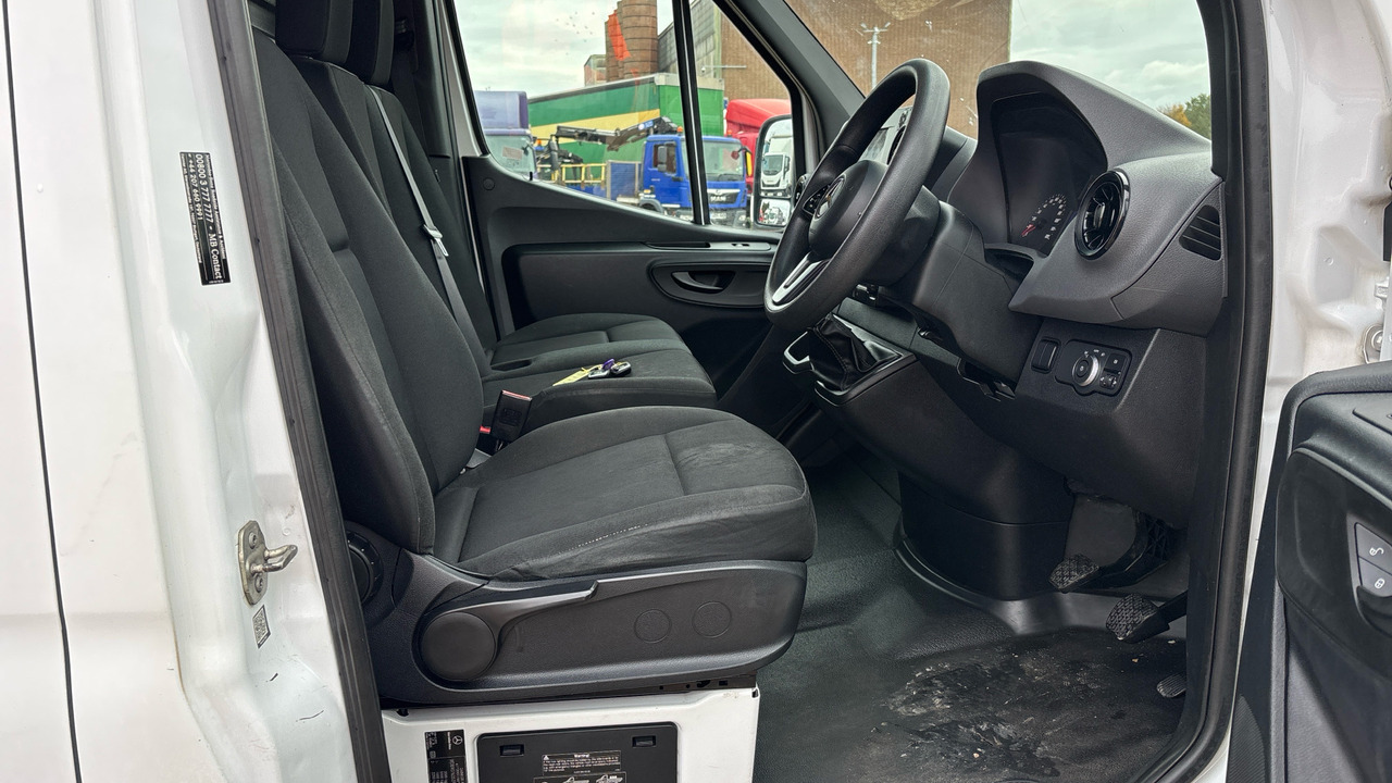 MERCEDES-BENZ SPRINTER 314 CDI - 无侧窗厢式货车:图5 MERCEDES-BENZ SPRINTER 314 CDI - 无侧窗厢式货车:图5