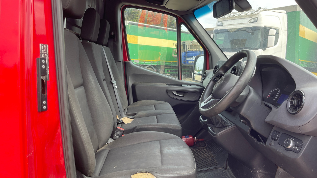 MERCEDES-BENZ SPRINTER 316 CDI - 无侧窗厢式货车:图5 MERCEDES-BENZ SPRINTER 316 CDI - 无侧窗厢式货车:图5