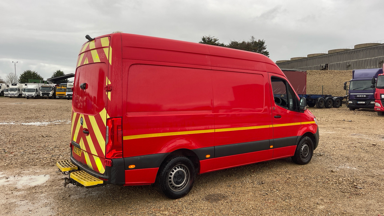 MERCEDES-BENZ SPRINTER 316 CDI - 无侧窗厢式货车:图4 MERCEDES-BENZ SPRINTER 316 CDI - 无侧窗厢式货车:图4