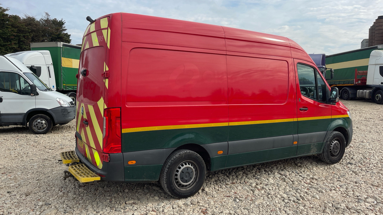 MERCEDES-BENZ SPRINTER 316 CDI - 无侧窗厢式货车:图4 MERCEDES-BENZ SPRINTER 316 CDI - 无侧窗厢式货车:图4