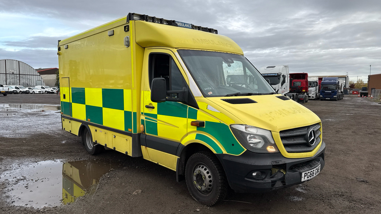 MERCEDES-BENZ SPRINTER 519 CDI - 救护车:图1 MERCEDES-BENZ SPRINTER 519 CDI - 救护车:图1