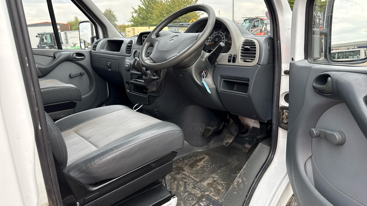 MERCEDES SPRINTER 311 CDI - 无侧窗厢式货车:图5 MERCEDES SPRINTER 311 CDI - 无侧窗厢式货车:图5