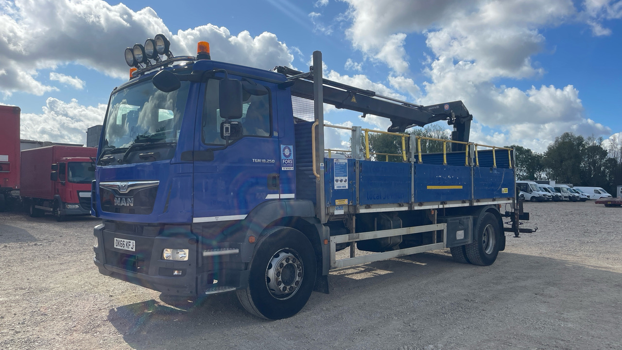 Man TGM 18.250 - 栏板式/ 平板卡车, 起重车:图2 Man TGM 18.250 - 栏板式/ 平板卡车, 起重车:图2