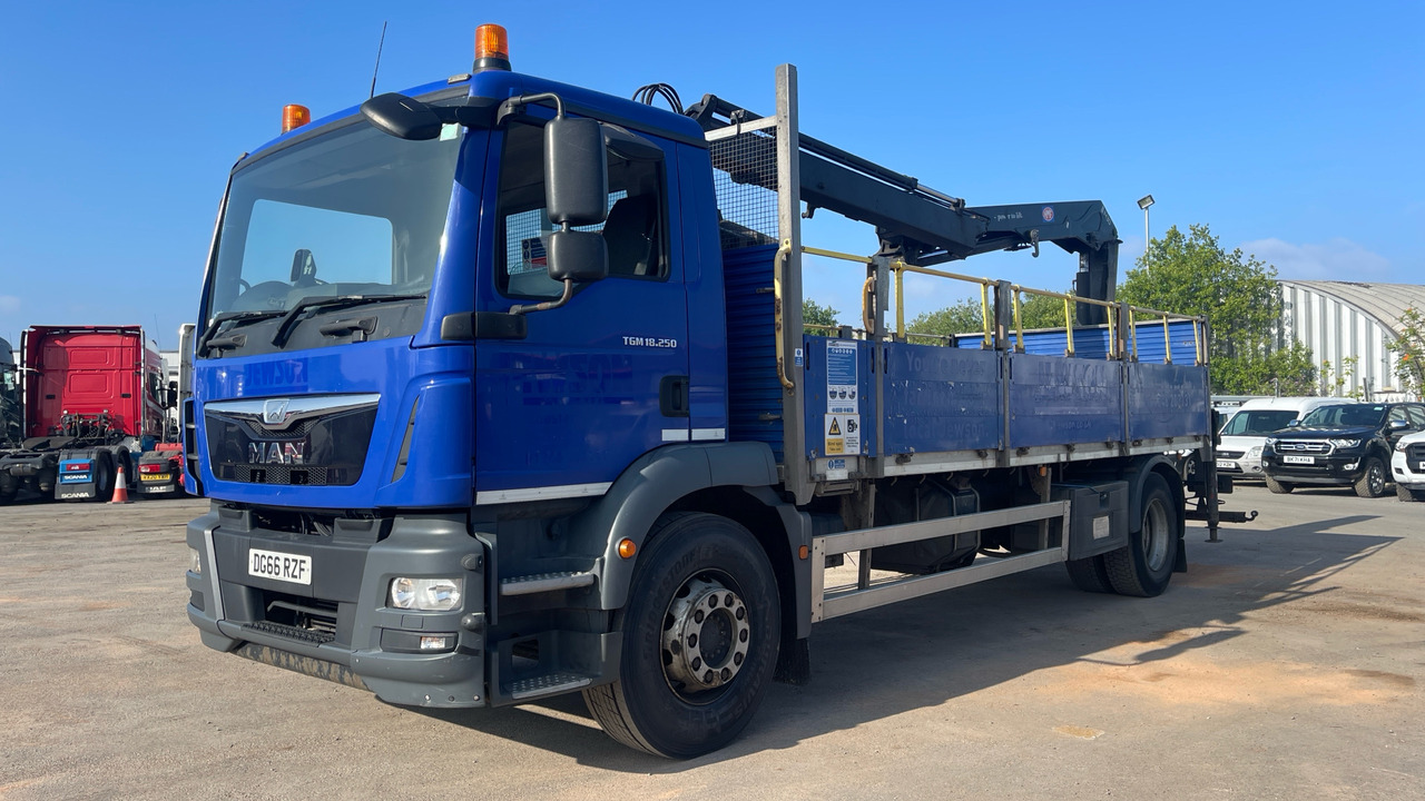 Man TGM 18.250 - 栏板式/ 平板卡车, 起重车:图2 Man TGM 18.250 - 栏板式/ 平板卡车, 起重车:图2