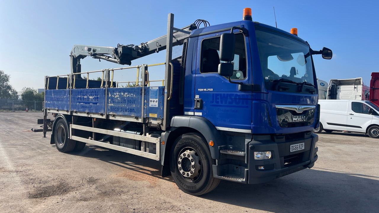 Man TGM 18.250 - 栏板式/ 平板卡车, 起重车:图1 Man TGM 18.250 - 栏板式/ 平板卡车, 起重车:图1