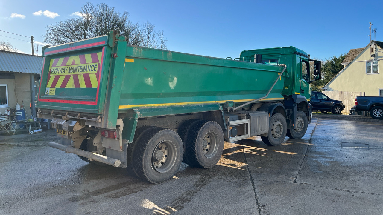 Mercedes-Benz Arocs 3240 - 翻斗车:图4 Mercedes-Benz Arocs 3240 - 翻斗车:图4