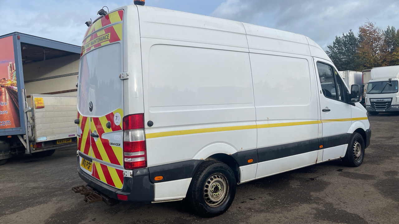 Mercedes-Benz Sprinter 314 2.2 CDI - 无侧窗厢式货车:图4 Mercedes-Benz Sprinter 314 2.2 CDI - 无侧窗厢式货车:图4