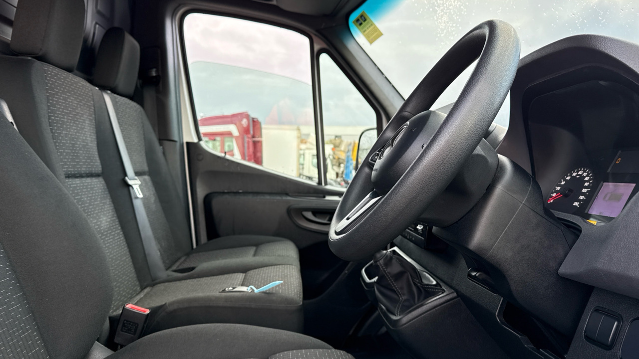 Mercedes-Benz Sprinter 315 CDI - 无侧窗厢式货车:图5 Mercedes-Benz Sprinter 315 CDI - 无侧窗厢式货车:图5