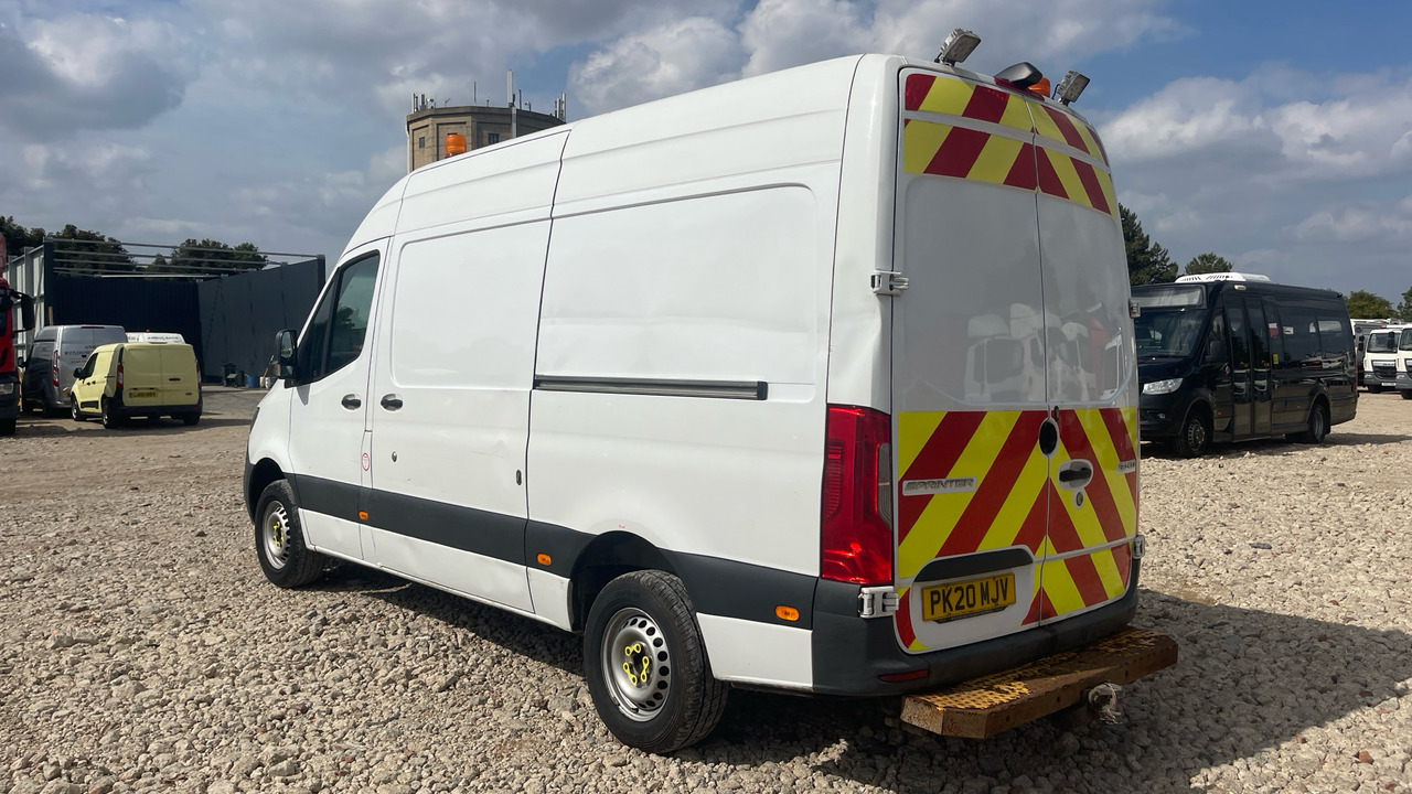 Mercedes-Benz Sprinter 316 CDI - 无侧窗厢式货车:图3 Mercedes-Benz Sprinter 316 CDI - 无侧窗厢式货车:图3