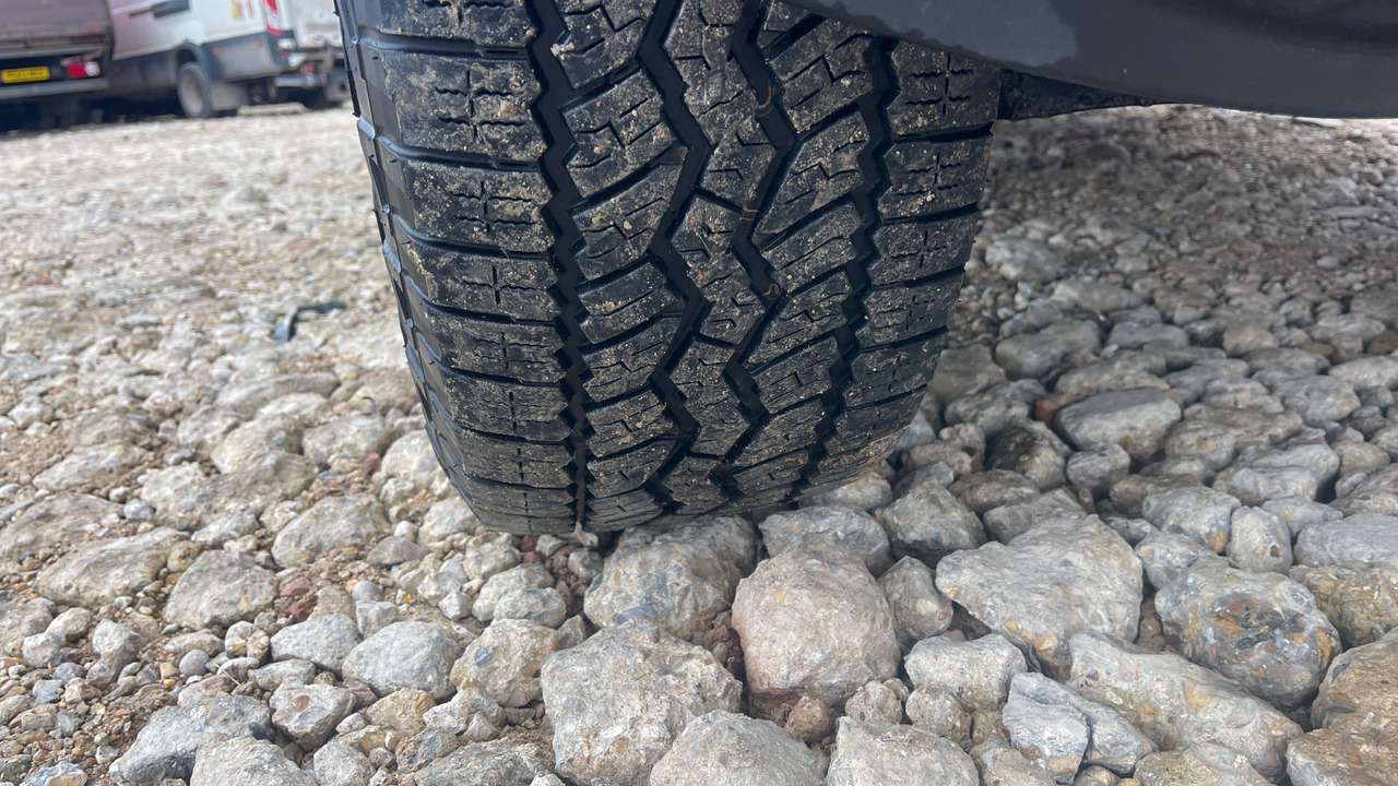 皮卡车, 康比货车 Nissan Navara TEKNA 2.3 DCI 190PS：图19