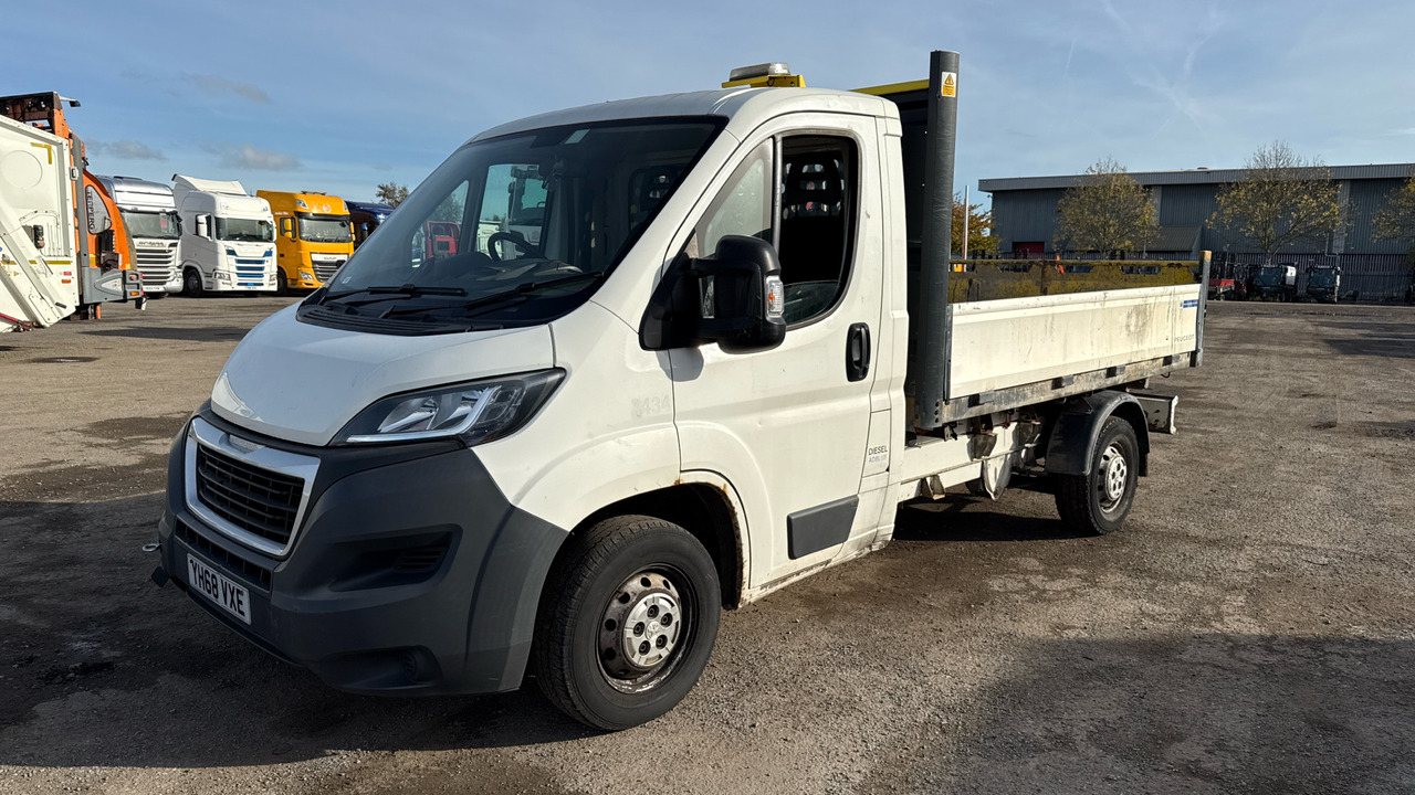 PEUGEOT BOXER 355 2.0 BlueHDi 130ps - 翻斗货车:图3 PEUGEOT BOXER 355 2.0 BlueHDi 130ps - 翻斗货车:图3