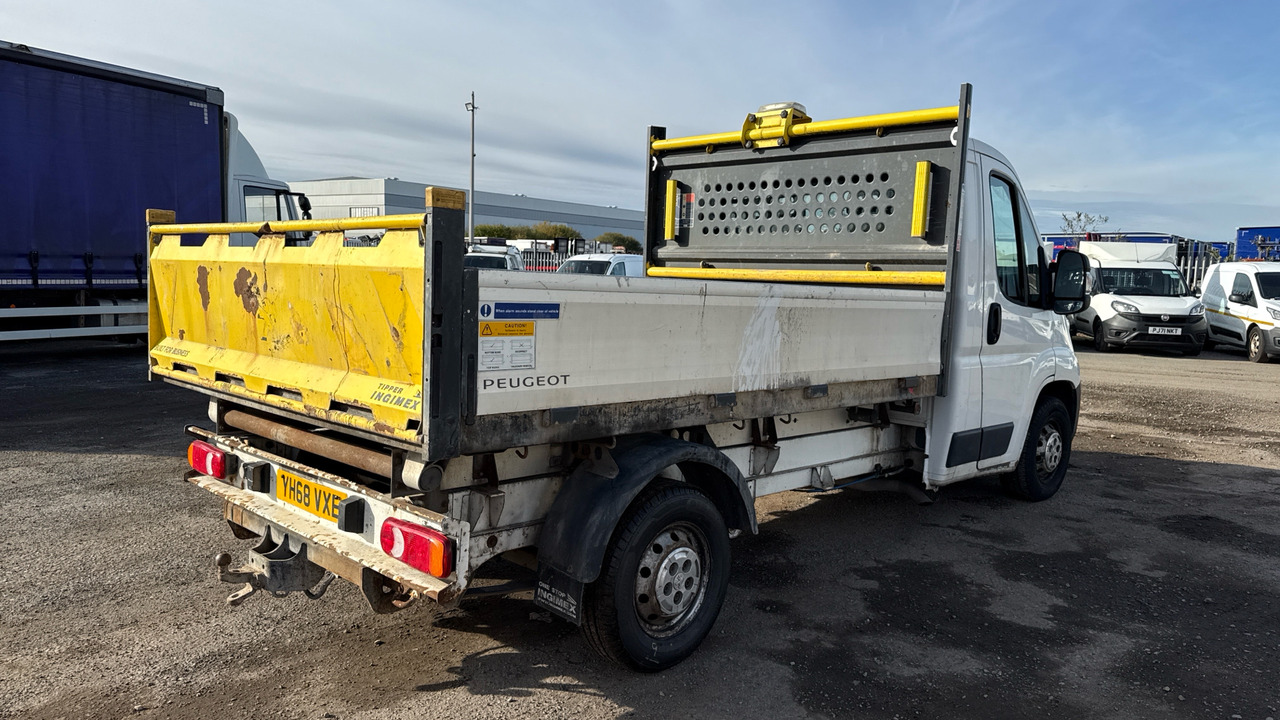 PEUGEOT BOXER 355 2.0 BlueHDi 130ps - 翻斗货车:图5 PEUGEOT BOXER 355 2.0 BlueHDi 130ps - 翻斗货车:图5