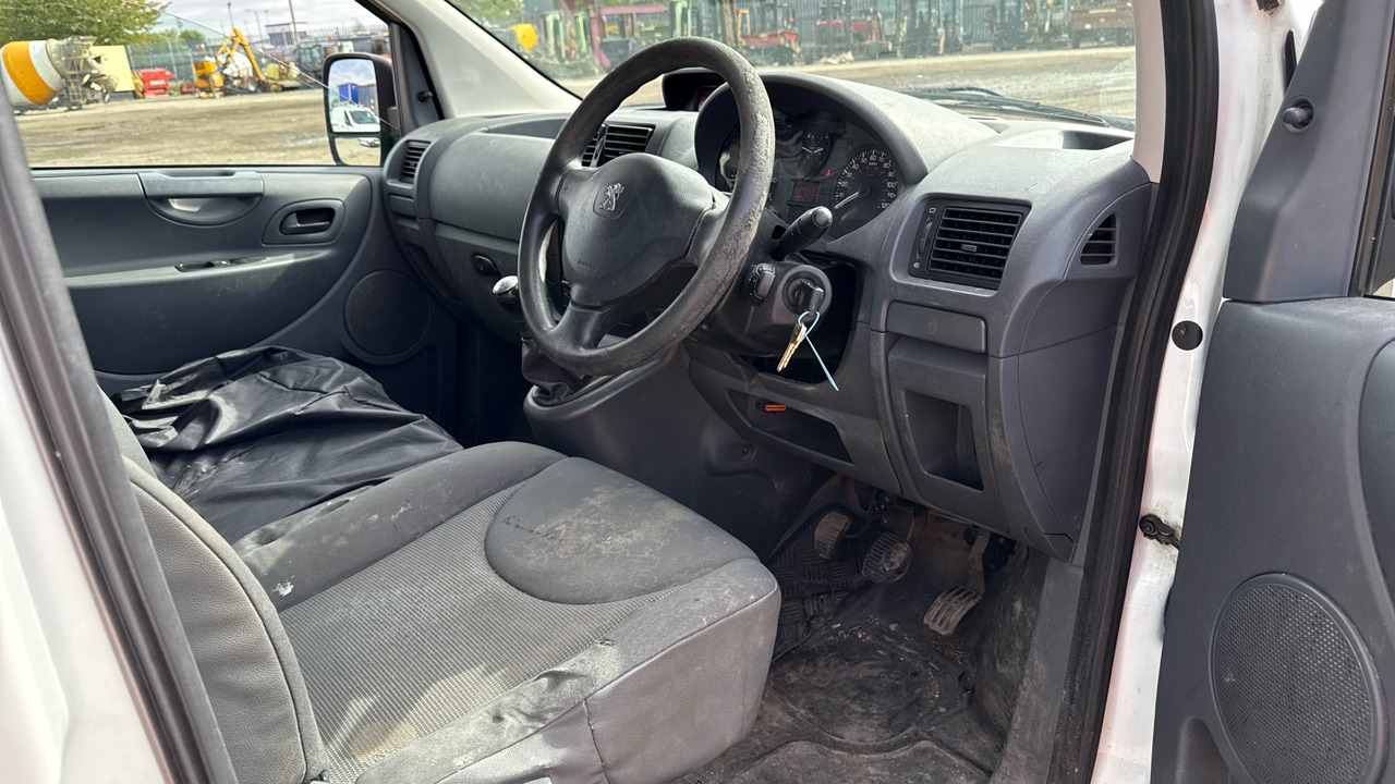 PEUGEOT EXPERT 1000 1.6 HDI 90PS - 紧凑型面包车:图5 PEUGEOT EXPERT 1000 1.6 HDI 90PS - 紧凑型面包车:图5