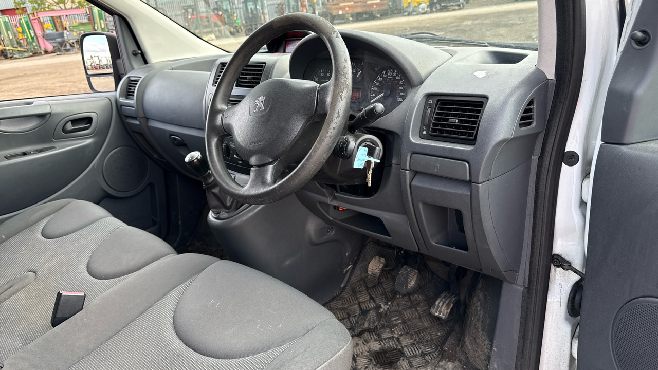 PEUGEOT EXPERT 1000 1.6 HDI 90PS - 紧凑型面包车:图5 PEUGEOT EXPERT 1000 1.6 HDI 90PS - 紧凑型面包车:图5