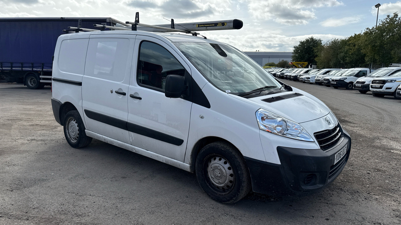 PEUGEOT EXPERT 1000 1.6 HDI 90PS - 紧凑型面包车:图1 PEUGEOT EXPERT 1000 1.6 HDI 90PS - 紧凑型面包车:图1