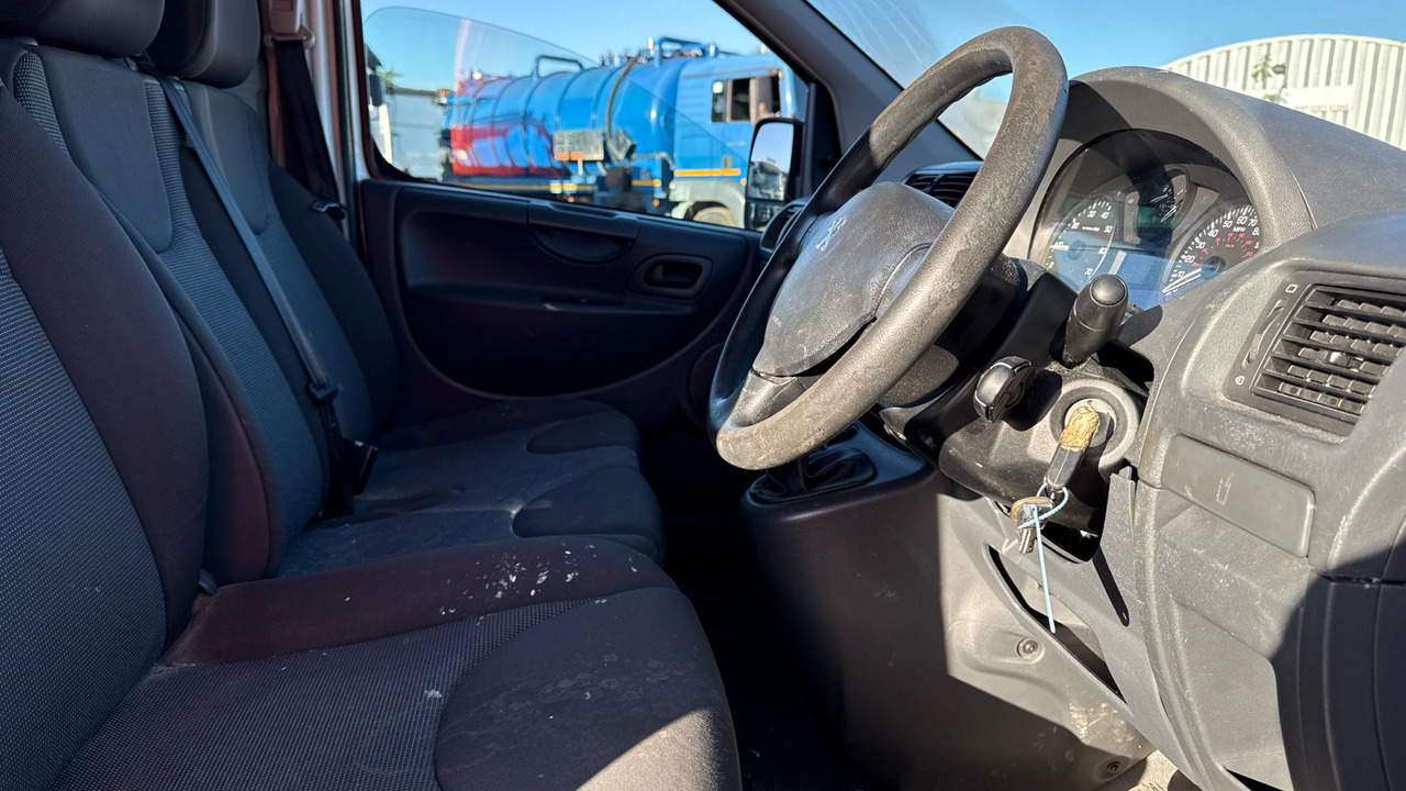 PEUGEOT EXPERT 1000 1.6 HDI 90PS - 紧凑型面包车:图5 PEUGEOT EXPERT 1000 1.6 HDI 90PS - 紧凑型面包车:图5