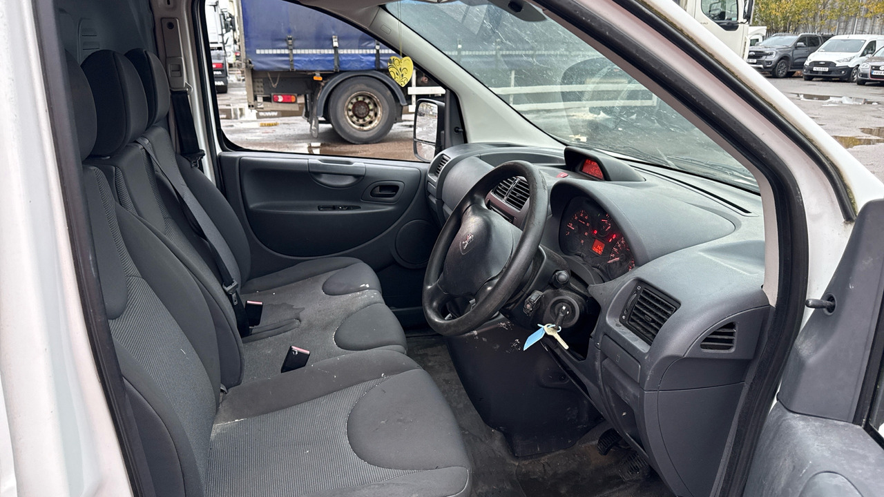 PEUGEOT EXPERT 1000 1.6 HDi 90PS - 无侧窗厢式货车:图5 PEUGEOT EXPERT 1000 1.6 HDi 90PS - 无侧窗厢式货车:图5