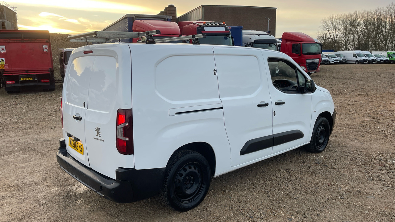 PEUGEOT PARTNER 850 1.5 BlueHDi 100ps Professional - 紧凑型面包车:图4 PEUGEOT PARTNER 850 1.5 BlueHDi 100ps Professional - 紧凑型面包车:图4