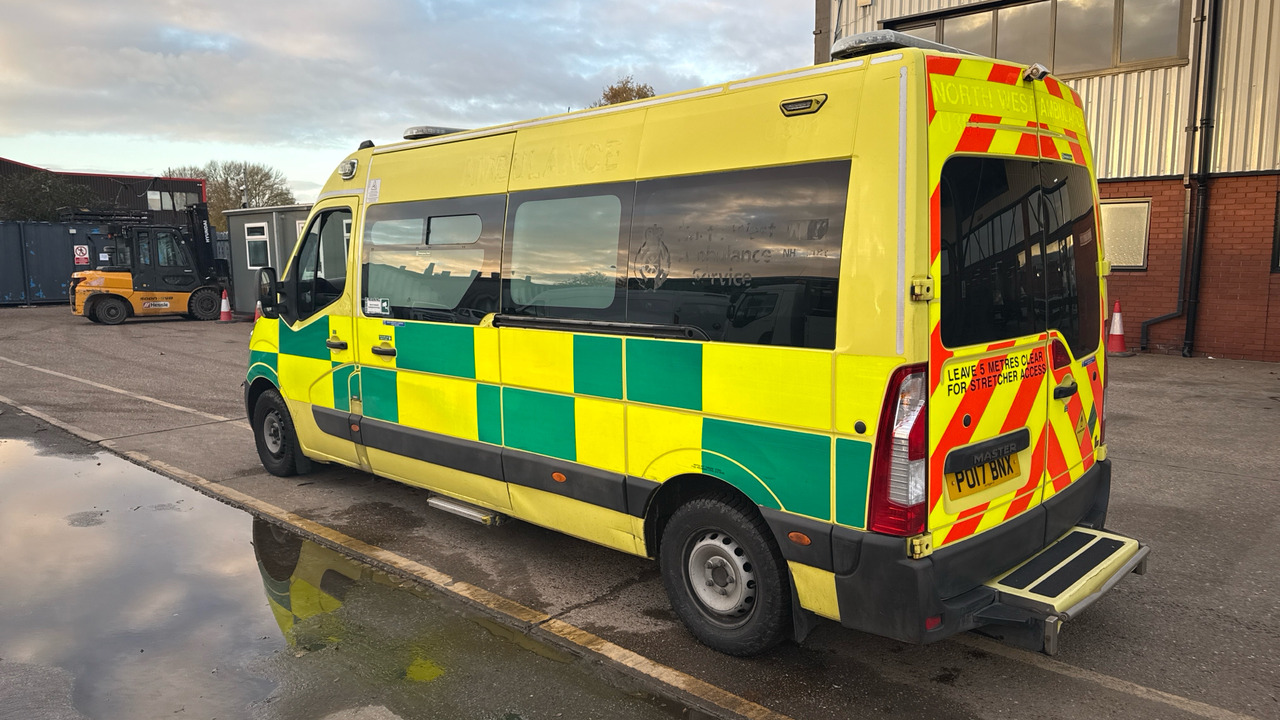 RENAULT MASTER 150.39 - 救护车:图3 RENAULT MASTER 150.39 - 救护车:图3