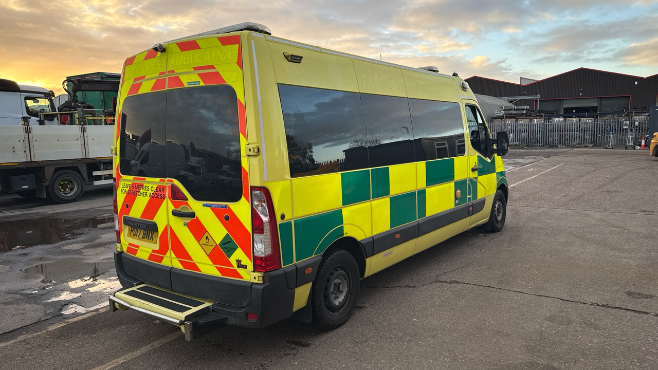 RENAULT MASTER 150.39 - 救护车:图4 RENAULT MASTER 150.39 - 救护车:图4