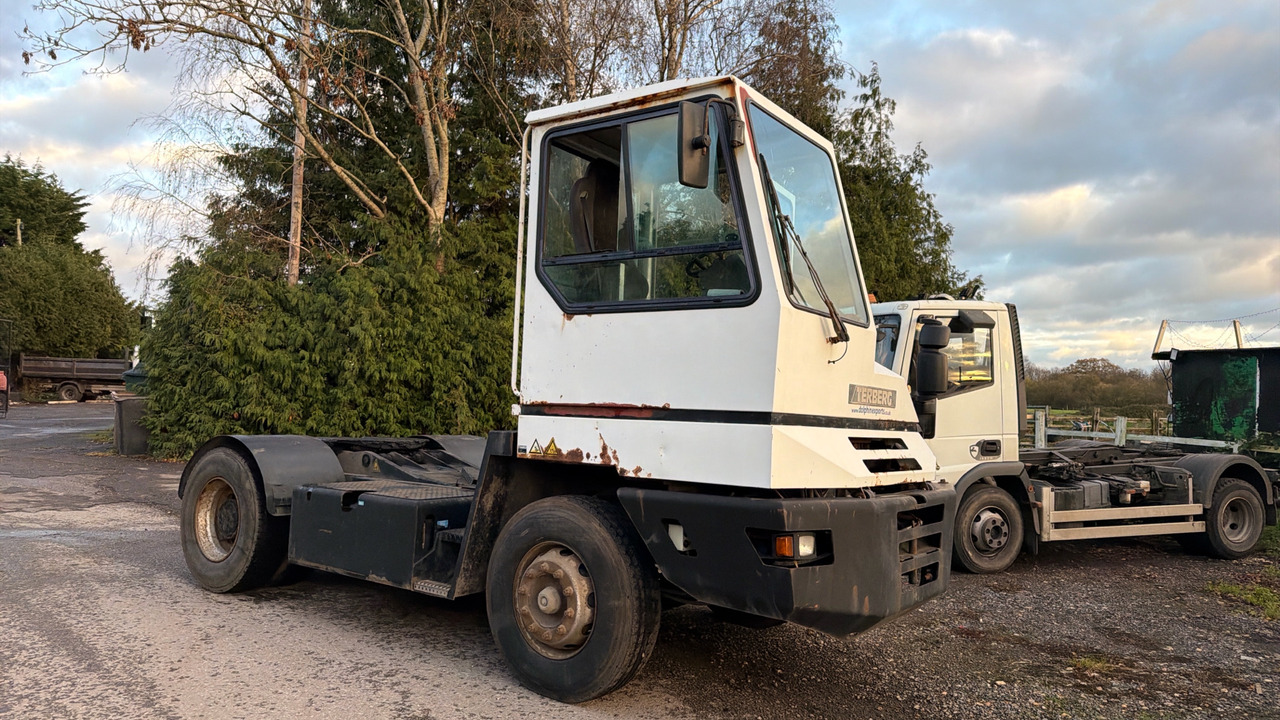 TERBERG YT180 - 牵引车:图2 TERBERG YT180 - 牵引车:图2
