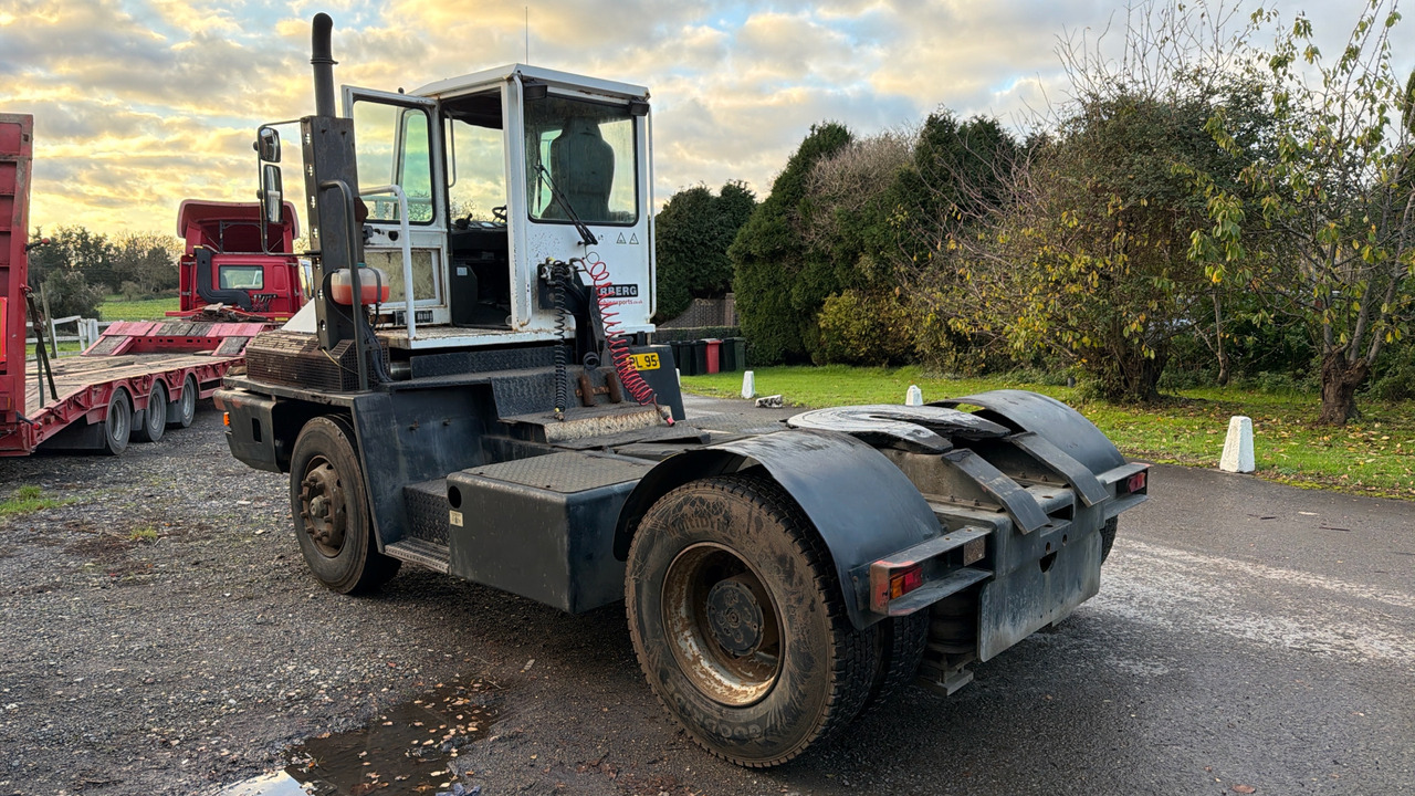 TERBERG YT180 - 牵引车:图4 TERBERG YT180 - 牵引车:图4