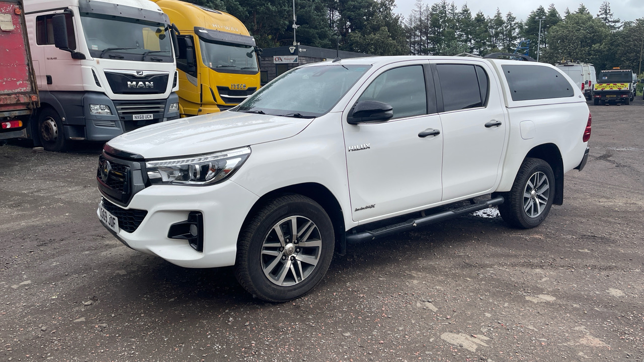 Toyota Hilux Invincible X 2.4 D-4D 150PS - 皮卡车, 康比货车:图2 Toyota Hilux Invincible X 2.4 D-4D 150PS - 皮卡车, 康比货车:图2