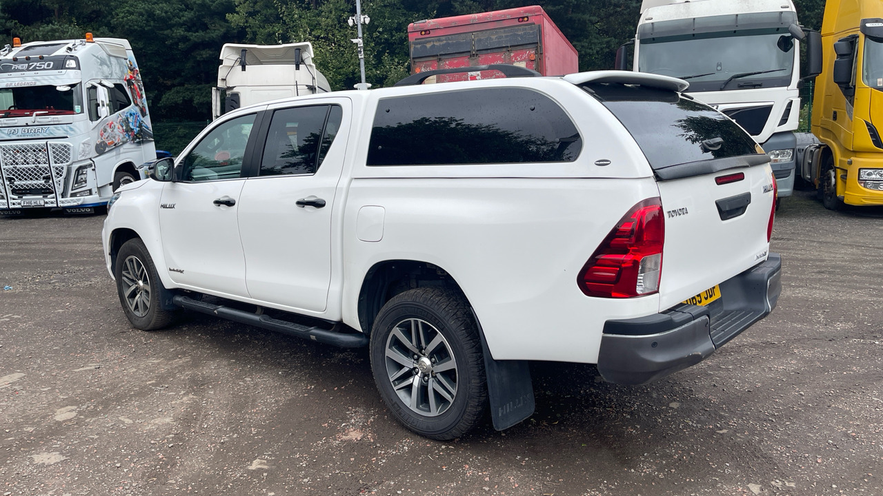 Toyota Hilux Invincible X 2.4 D-4D 150PS - 皮卡车, 康比货车:图3 Toyota Hilux Invincible X 2.4 D-4D 150PS - 皮卡车, 康比货车:图3