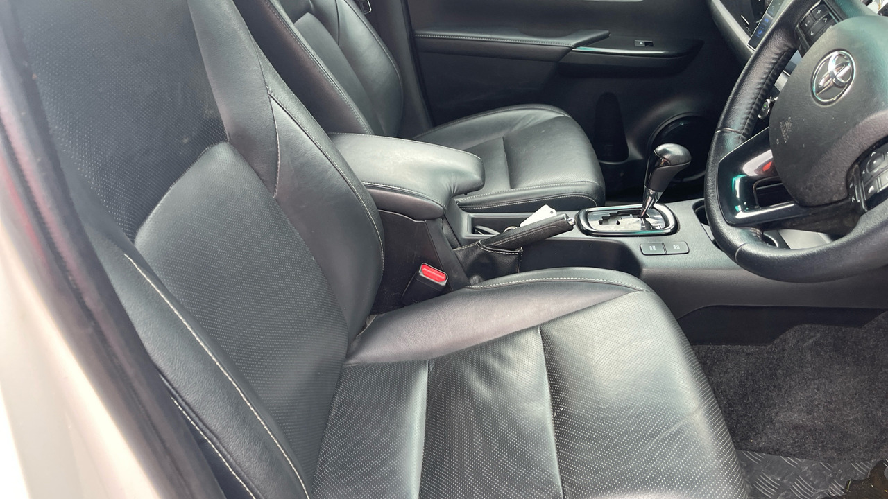 Toyota Hilux Invincible X 2.4 D-4D 150PS - 皮卡车, 康比货车:图5 Toyota Hilux Invincible X 2.4 D-4D 150PS - 皮卡车, 康比货车:图5