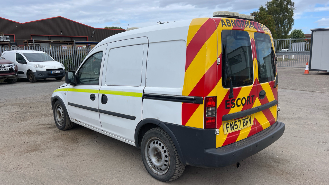 VAUXHALL COMBO 1700 16V 1.7 CDTI - 紧凑型面包车:图3 VAUXHALL COMBO 1700 16V 1.7 CDTI - 紧凑型面包车:图3