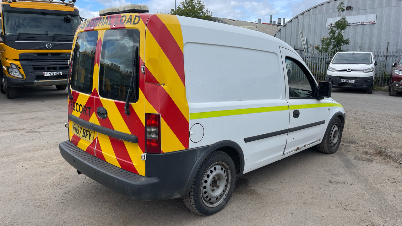 VAUXHALL COMBO 1700 16V 1.7 CDTI - 紧凑型面包车:图4 VAUXHALL COMBO 1700 16V 1.7 CDTI - 紧凑型面包车:图4