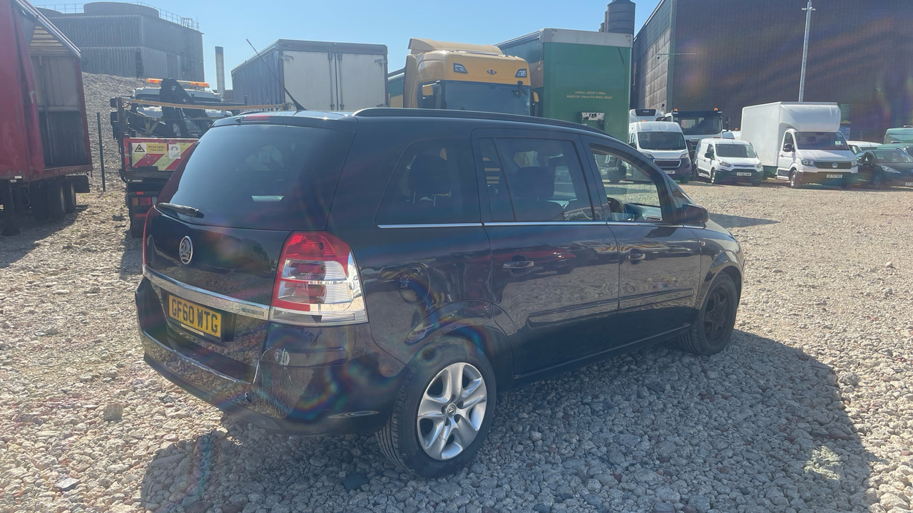 VAUXHALL ZAFIRA 1.7 CDTI - 汽车:图4 VAUXHALL ZAFIRA 1.7 CDTI - 汽车:图4