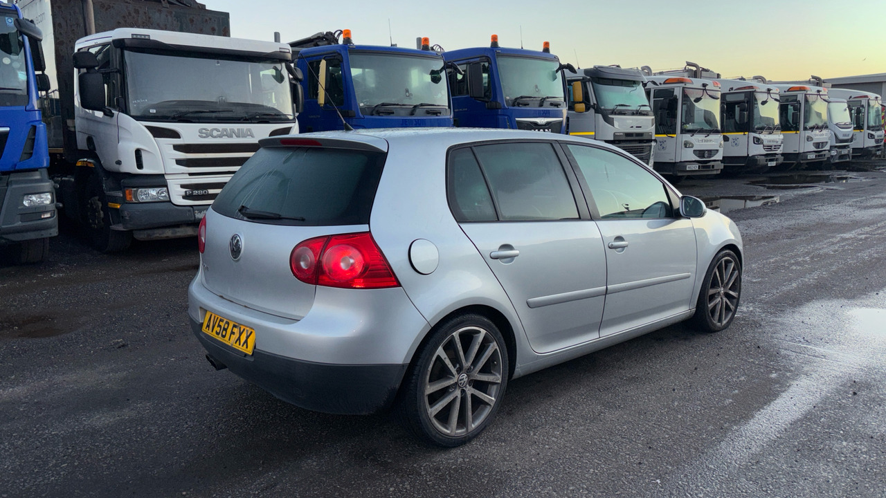 VOLKSWAGEN GOLF 2.0 GT Sport TDI 170 DPF - 掀背车:图4 VOLKSWAGEN GOLF 2.0 GT Sport TDI 170 DPF - 掀背车:图4