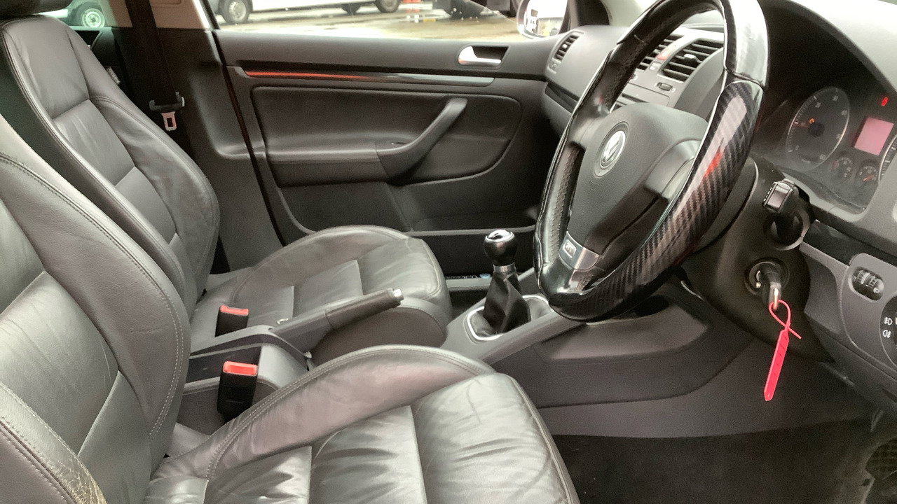 VOLKSWAGEN GOLF GT 2.0 TDI 140PS - 掀背车:图5 VOLKSWAGEN GOLF GT 2.0 TDI 140PS - 掀背车:图5