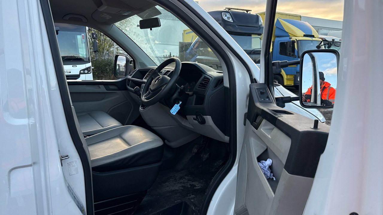 VOLKSWAGEN TRANSPORTER T30 2.0 TDI BMT 140PS - 平板货车:图5 VOLKSWAGEN TRANSPORTER T30 2.0 TDI BMT 140PS - 平板货车:图5