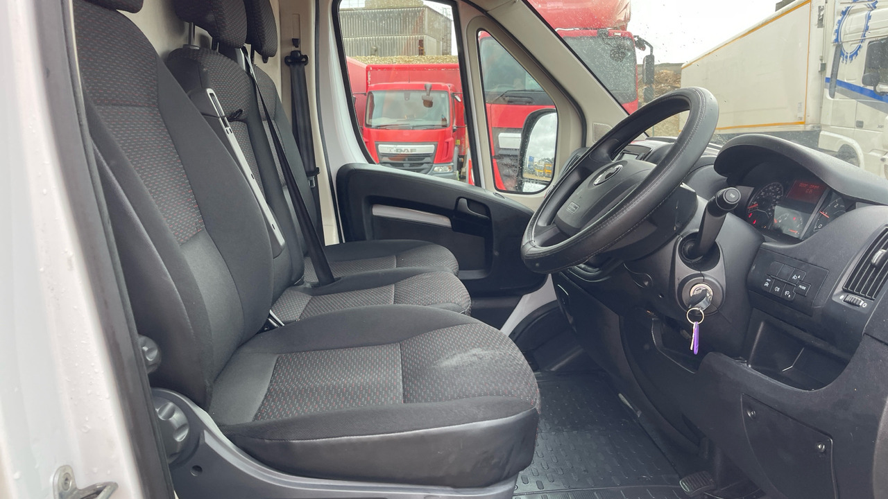 Vauxhall Movano 3500 2.2 TURBO 140PS - 厢式货车:图5 Vauxhall Movano 3500 2.2 TURBO 140PS - 厢式货车:图5