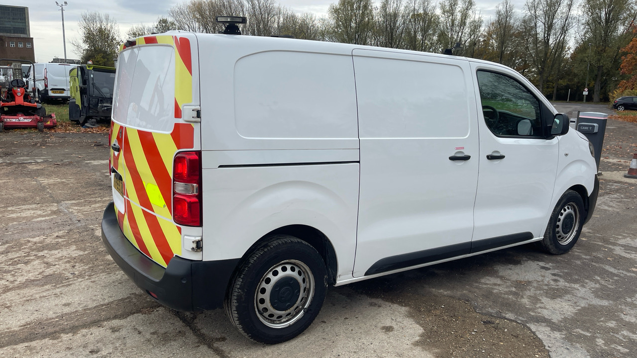 Vauxhall Vivaro 2900 1.5D 100PS - 紧凑型面包车:图4 Vauxhall Vivaro 2900 1.5D 100PS - 紧凑型面包车:图4