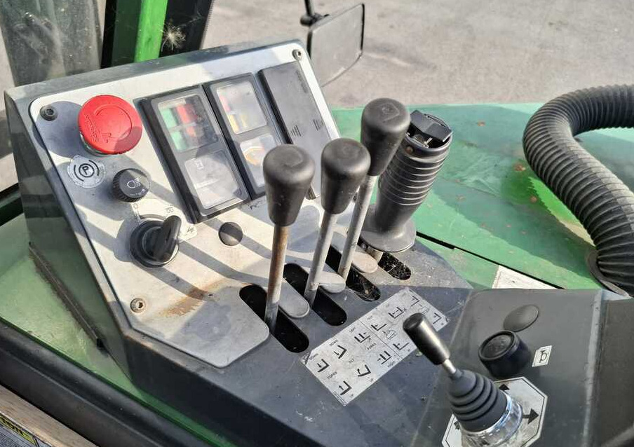 Combilift C3000CB - 四向前移式叉车:图5 Combilift C3000CB - 四向前移式叉车:图5