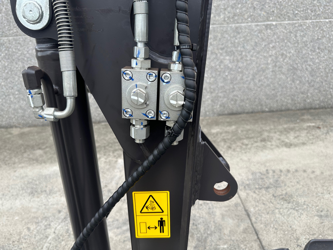 RHINOCEROS XN28 - 小型挖掘机:图3 RHINOCEROS XN28 - 小型挖掘机:图3