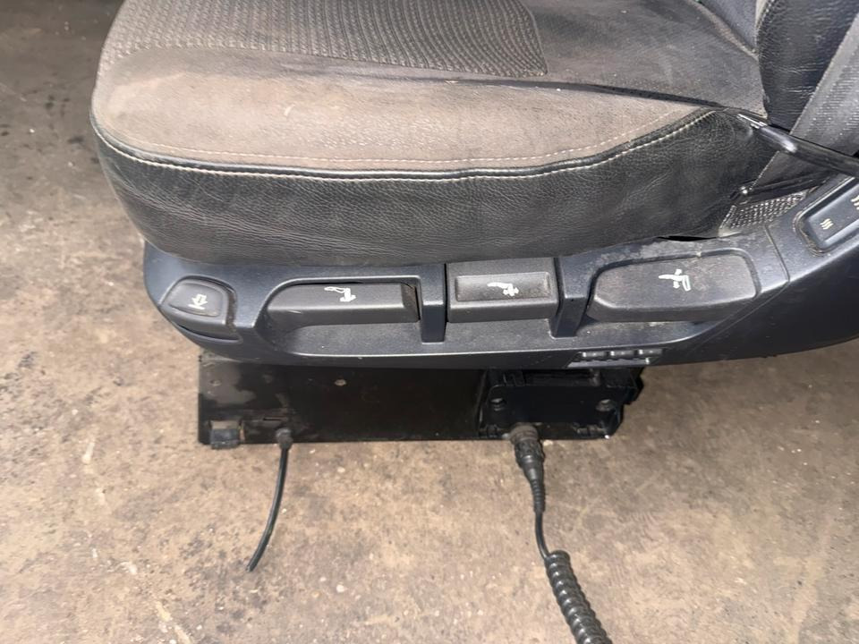 DAF XF 460 Euro 6 Fahrersitz mit Luft - 座椅 适用于 卡车:图5 DAF XF 460 Euro 6 Fahrersitz mit Luft - 座椅 适用于 卡车:图5