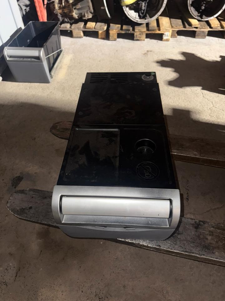 DAF XF 460 Euro 6 Kühlschrank 2019771 - 驾驶室和内部 适用于 卡车:图1 DAF XF 460 Euro 6 Kühlschrank 2019771 - 驾驶室和内部 适用于 卡车:图1