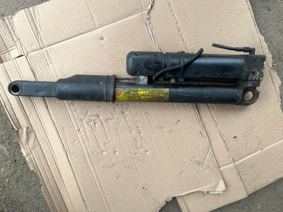 IVECO Stralis 450 Hydraulikzylinder Kippzylinder 500368557 - 液压缸 适用于 卡车:图1 IVECO Stralis 450 Hydraulikzylinder Kippzylinder 500368557 - 液压缸 适用于 卡车:图1