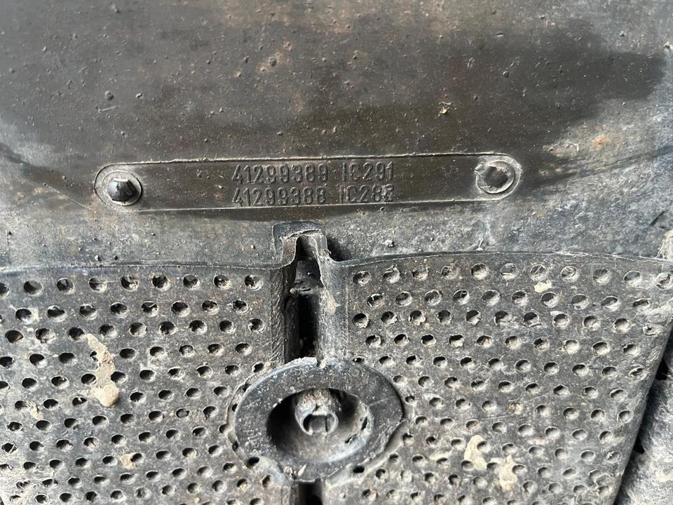 IVECO Stralis 450 Kotflügel vorne links 41299389 / 41299388 - 挡泥板 适用于 卡车:图2 IVECO Stralis 450 Kotflügel vorne links 41299389 / 41299388 - 挡泥板 适用于 卡车:图2