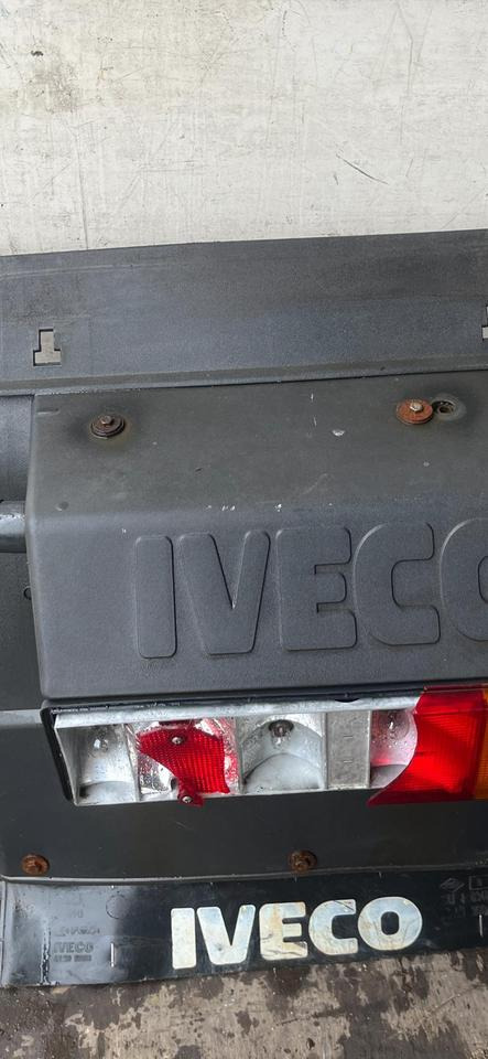 IVECO Stralis 450 Kotflügel vorne rechts 41299389 / 41299388 - 挡泥板 适用于 卡车:图3 IVECO Stralis 450 Kotflügel vorne rechts 41299389 / 41299388 - 挡泥板 适用于 卡车:图3